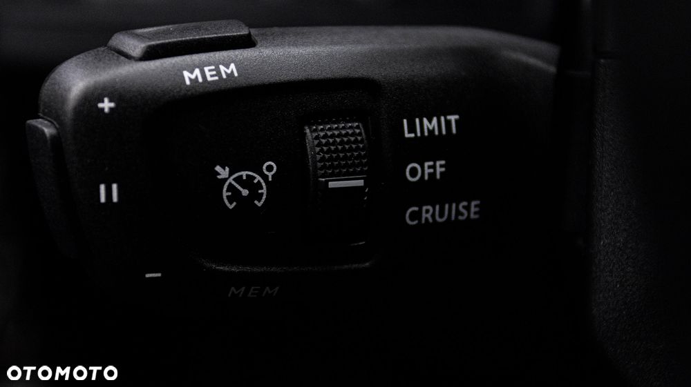 Peugeot 3008 1.6 PureTech Hybrid PHEV Allure S&S EAT8 - 26
