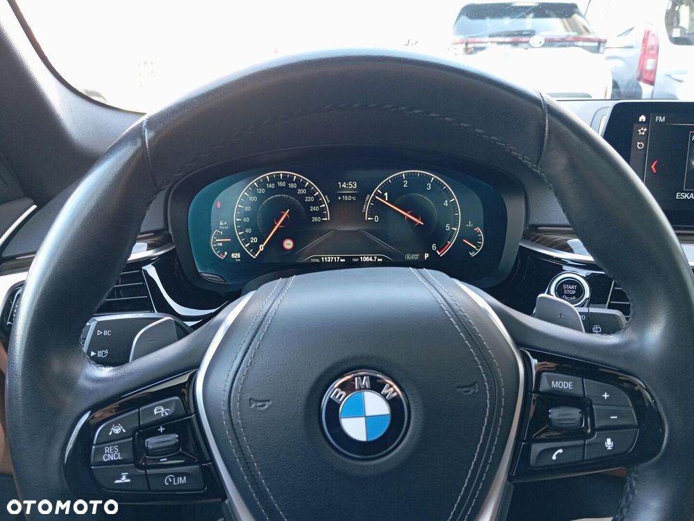 BMW Seria 5 520d Sport Line - 14