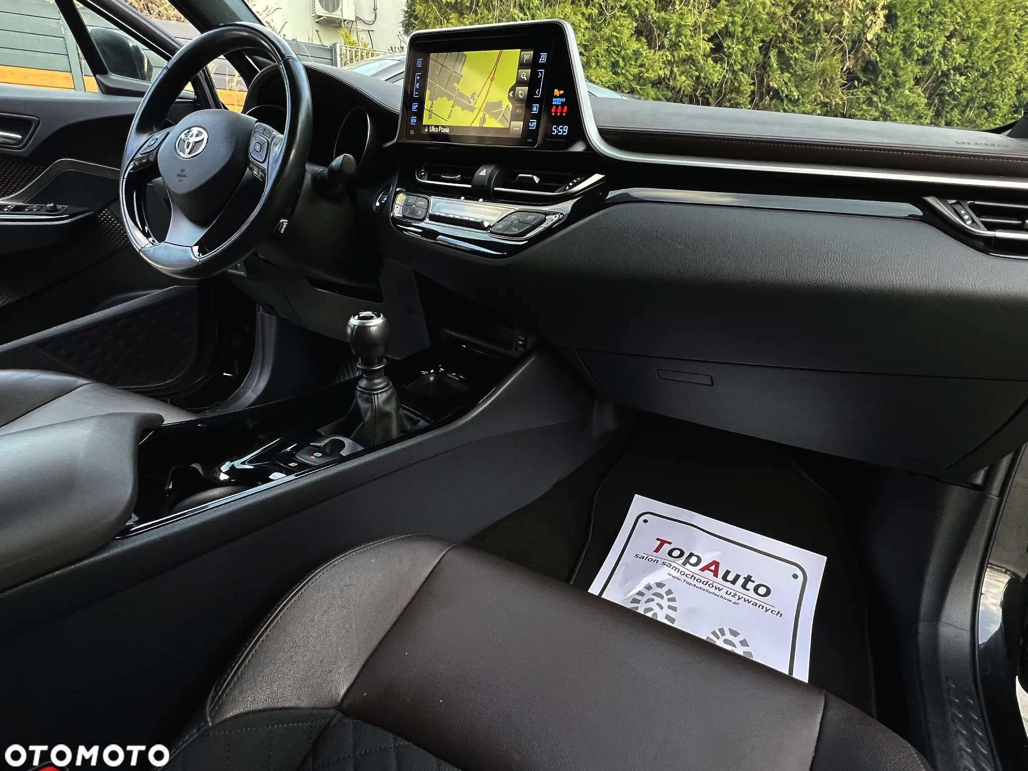 Toyota C-HR 1.2 T Premium - 17