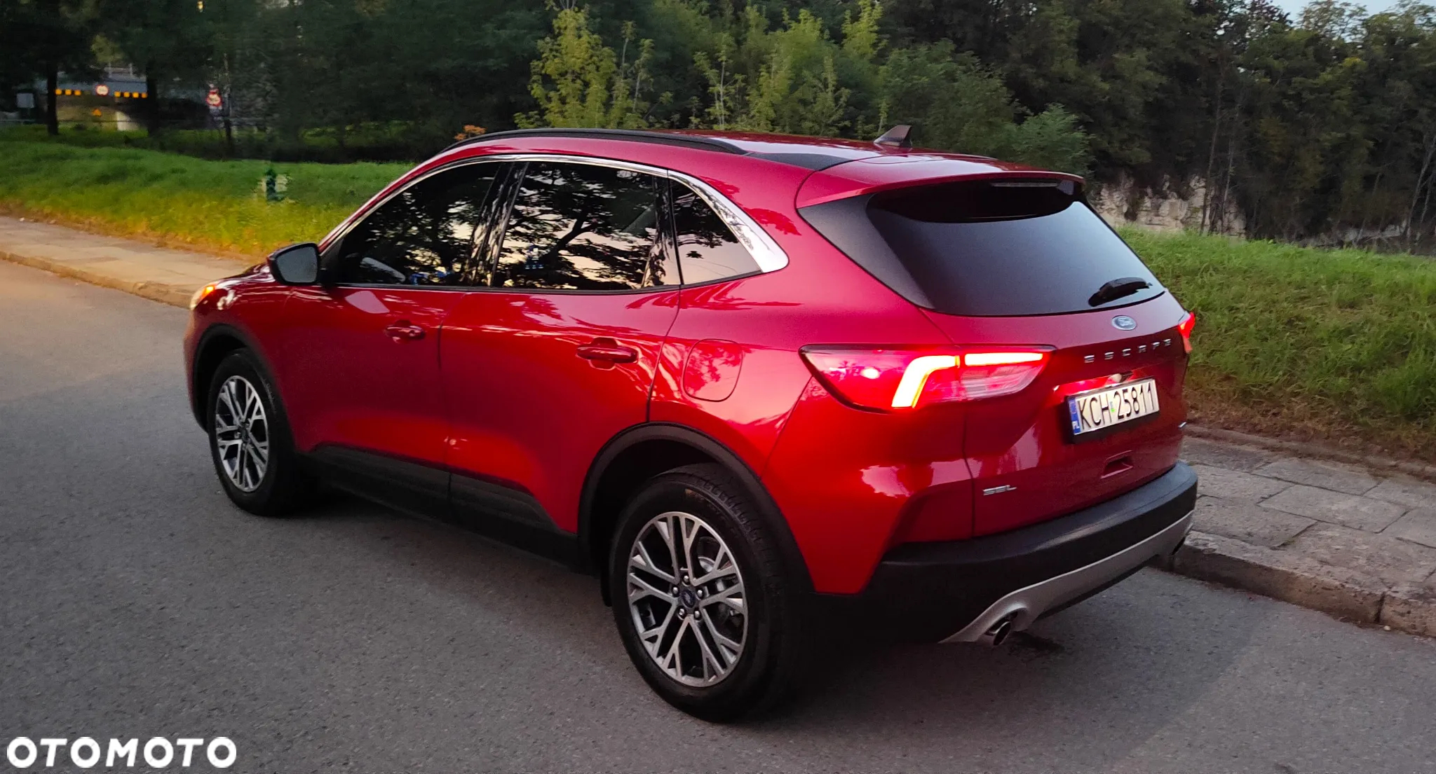 Ford Escape 2.0 EcoBoost AWD Titanium - 4