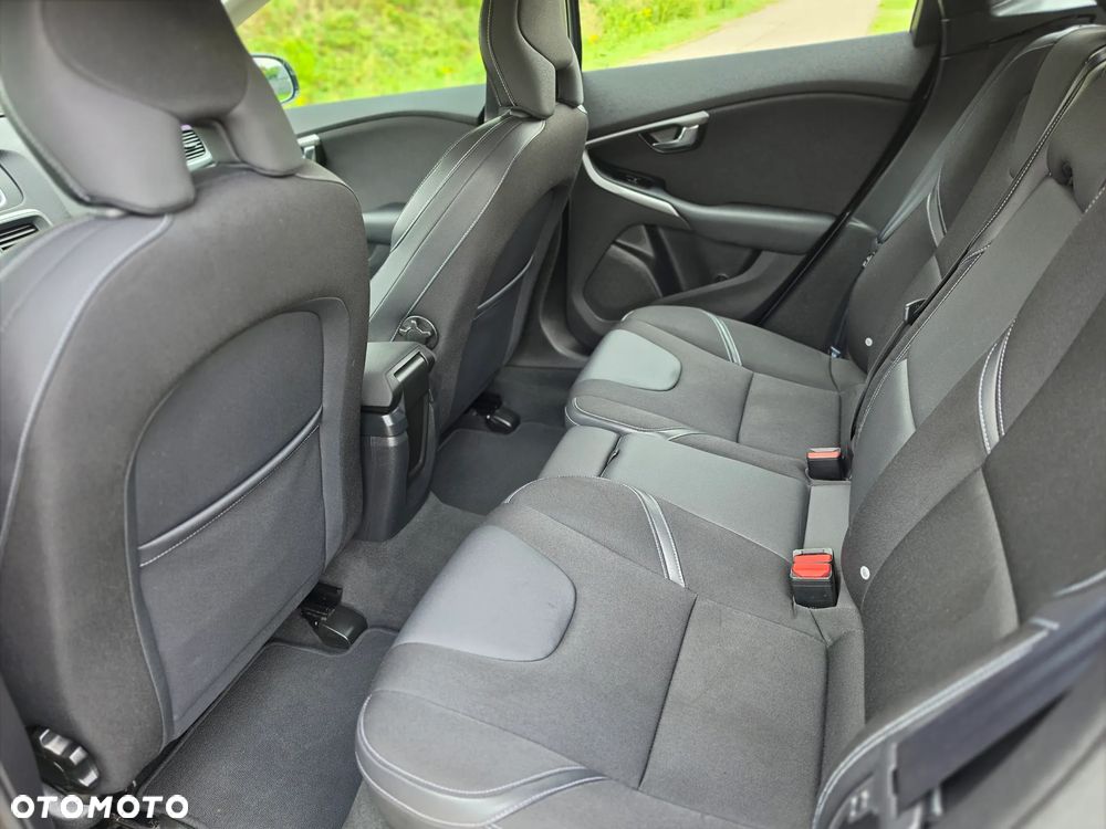Volvo V40 D2 - 30