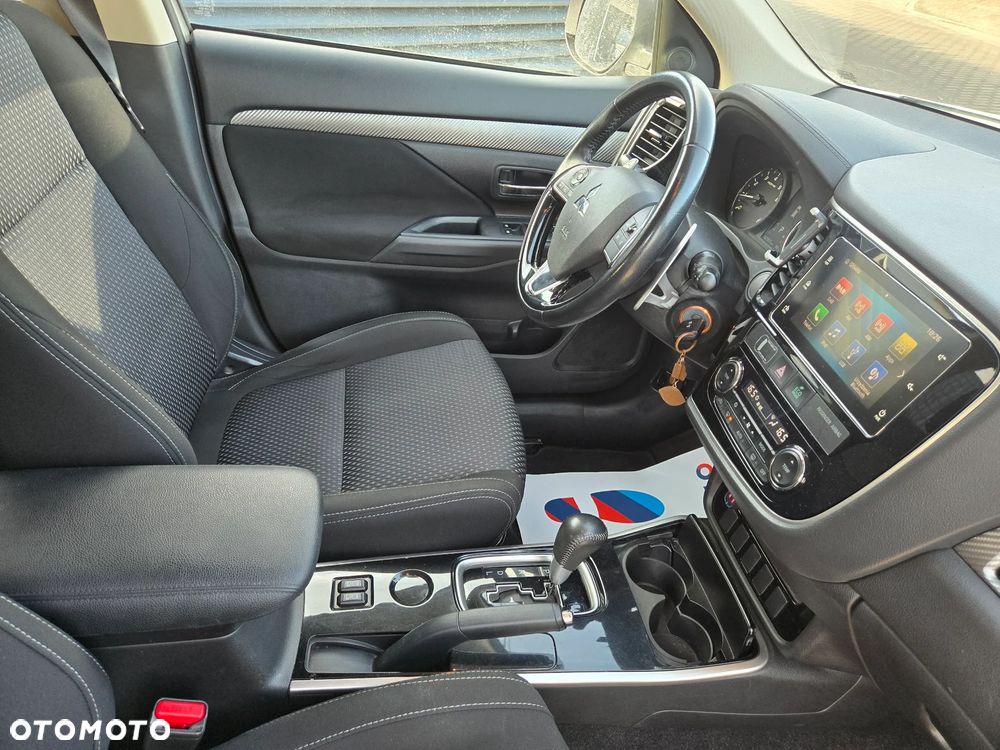 Mitsubishi Outlander 2.0 2WD CVT Diamant - 13