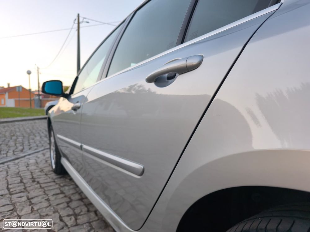 Renault Laguna 2.0 dCi Dynamique - 4