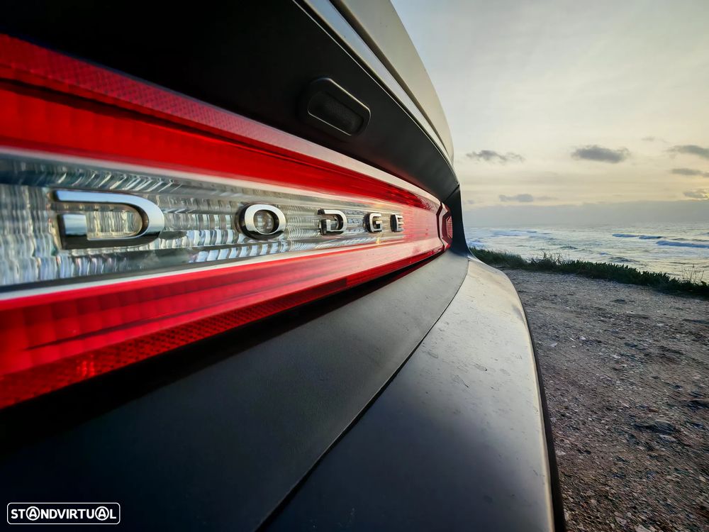 Dodge Challenger - 1