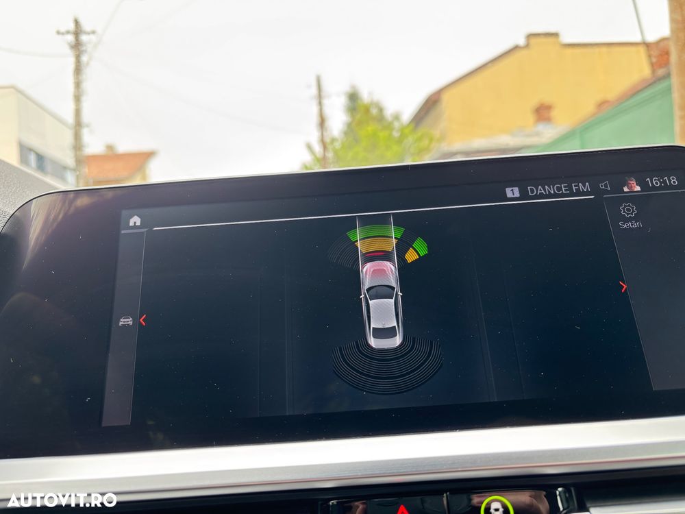 BMW Seria 2 220i AT M Sport - 33