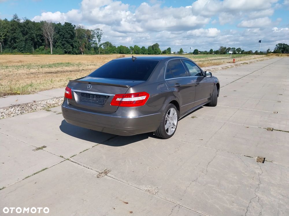 Mercedes-Benz Klasa E 200 BlueTEC 7G-TRONIC Elegance - 21