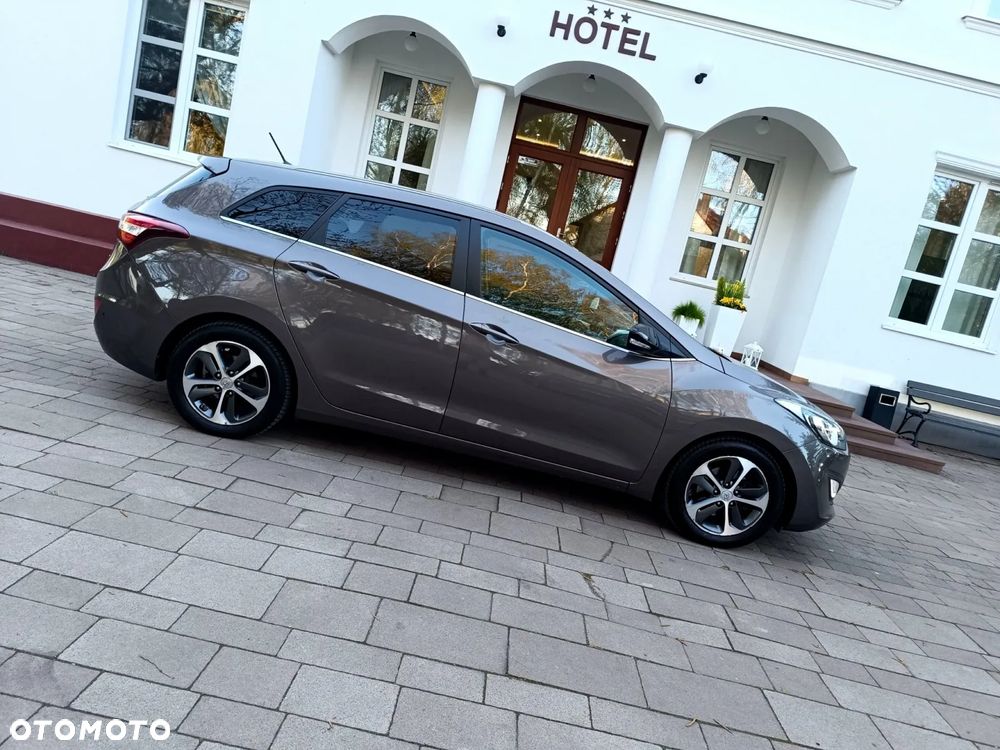 Hyundai i30 blue Kombi 1.6 CRDi Passion - 16