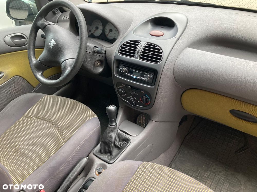 Peugeot 206 - 3