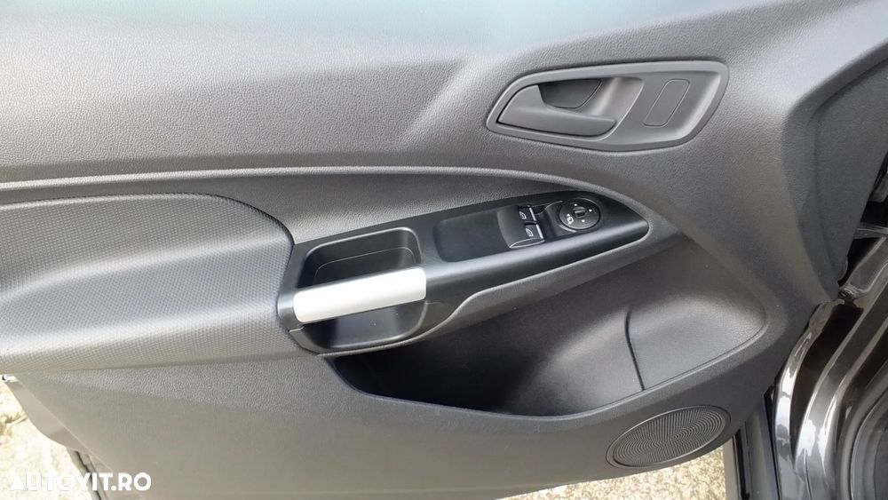 Ford Transit Conect - 21