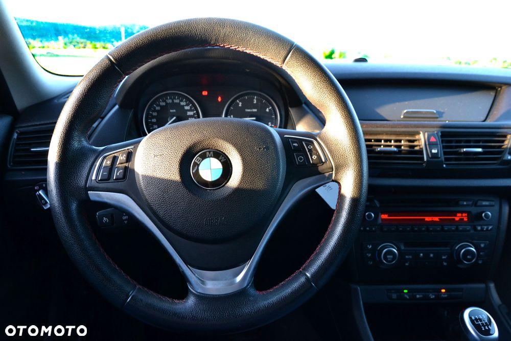 BMW X1 xDrive18d Sport Line - 14