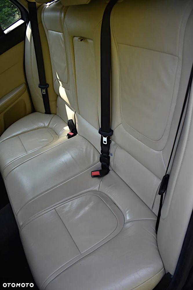 Jaguar XF 2.2 D Premium Luxury - 7