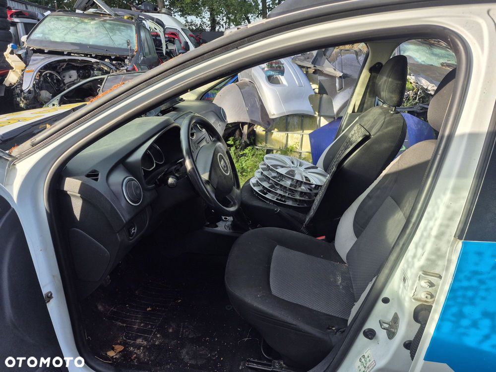 Uszczelka drzwi kierowcy lewa przód przednia dacia logan II sandero