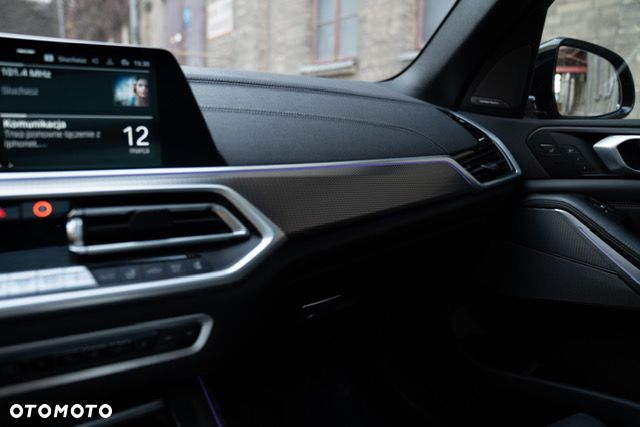 BMW X5 xDrive30d - 33