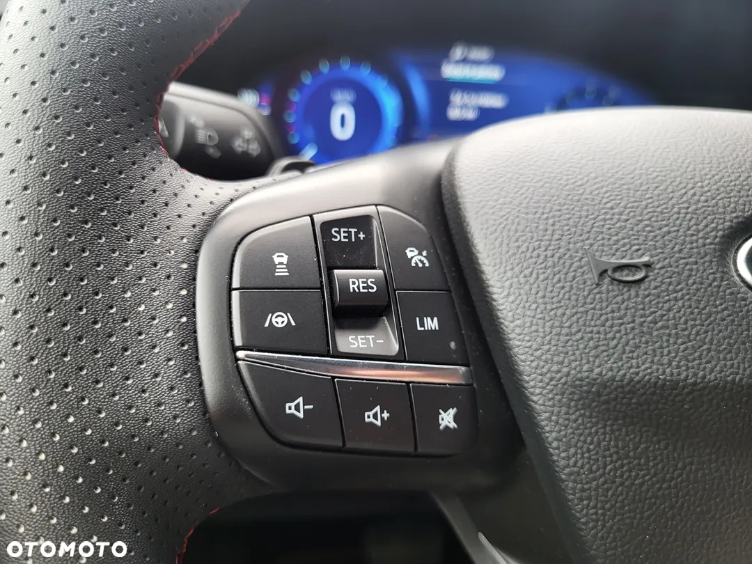 Ford Focus 1.5 EcoBoost ST-Line X - 22