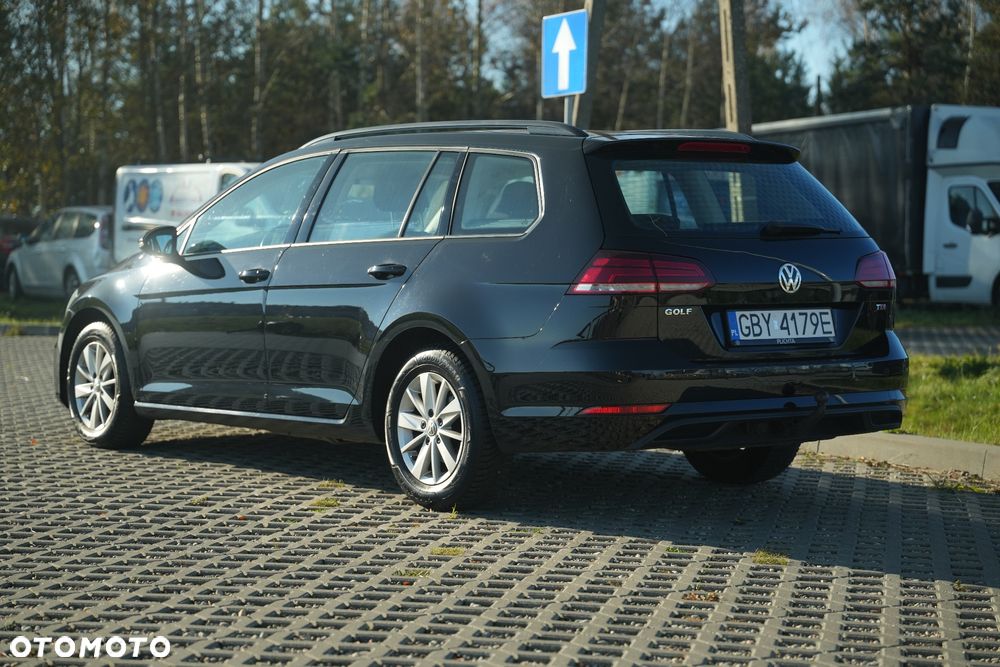 Volkswagen Golf - 5