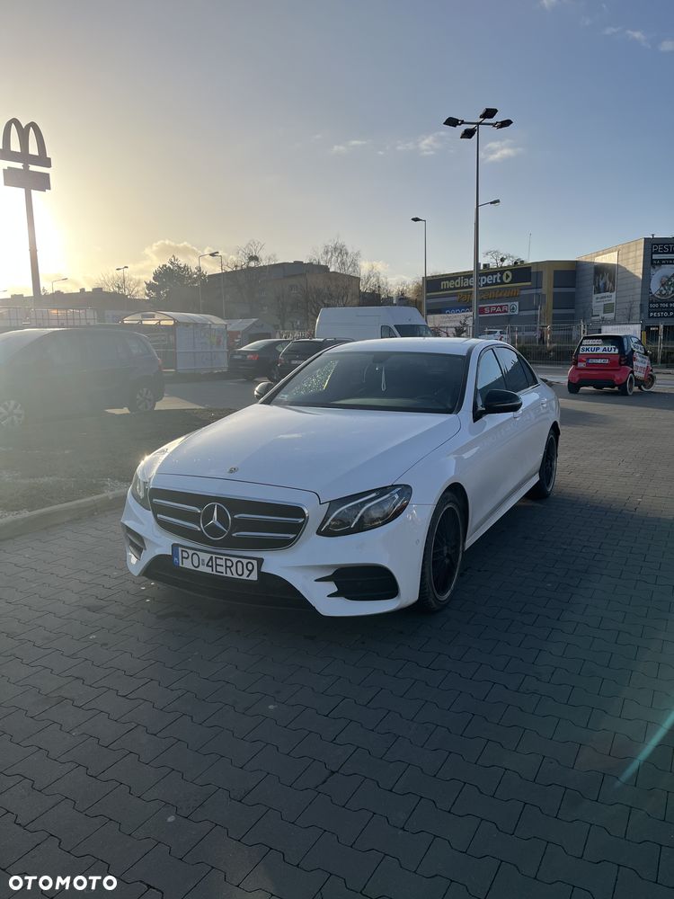 Mercedes-Benz Klasa E 220 d 4-Matic 9G-TRONIC - 2