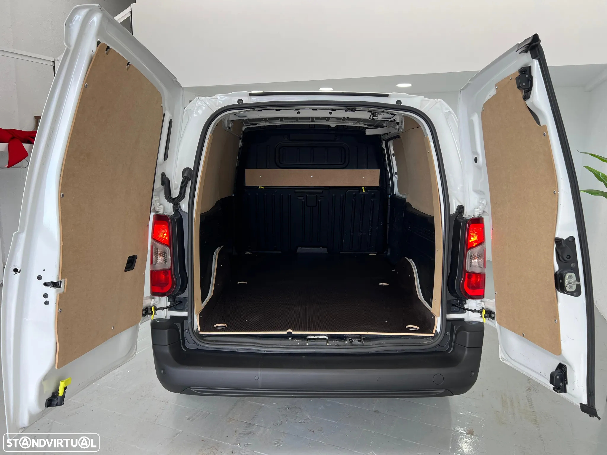 Citroën BERLINGO XL 1.5 HDi 100cv (+IVA) - 6
