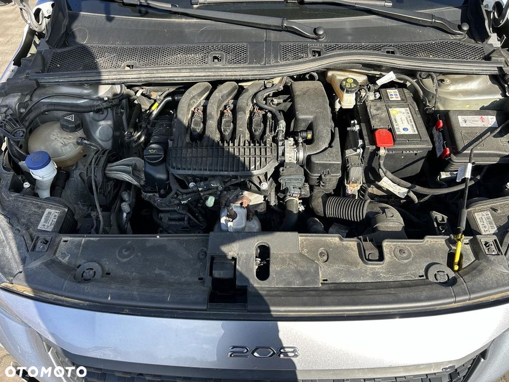 Peugeot 208 - 11