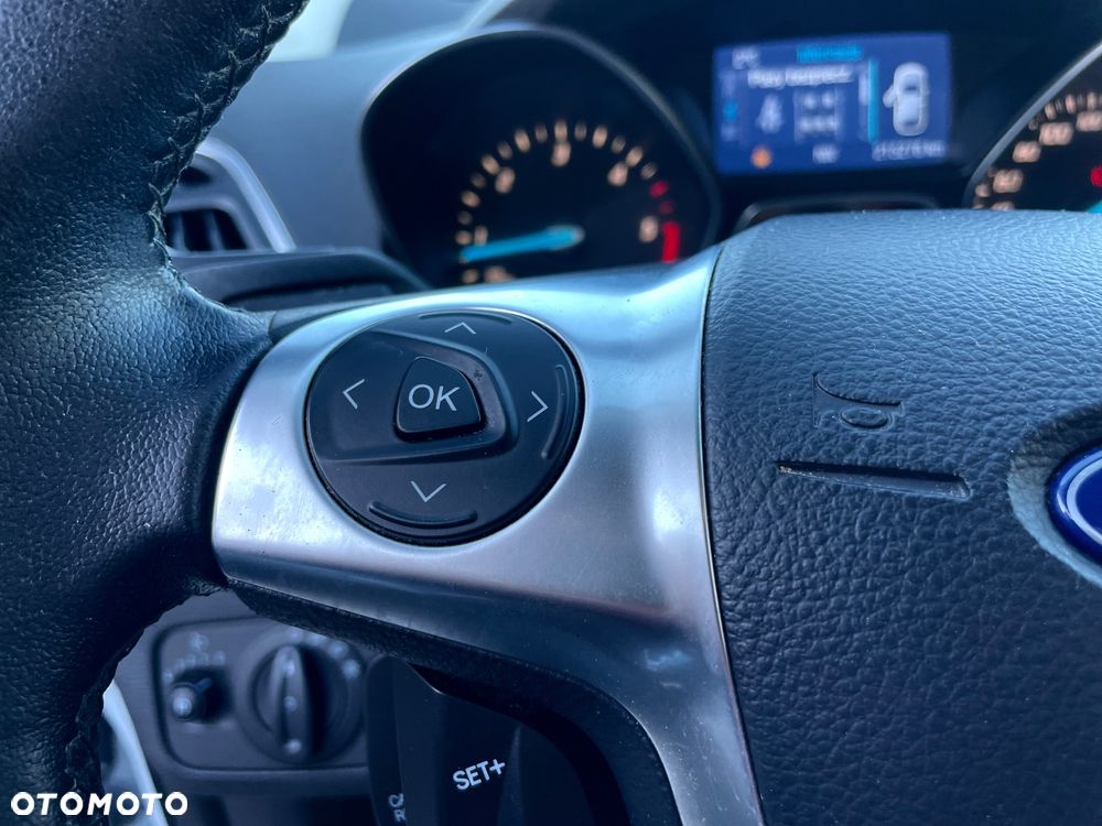 Ford Kuga 2.0 TDCi 2x4 Titanium - 20