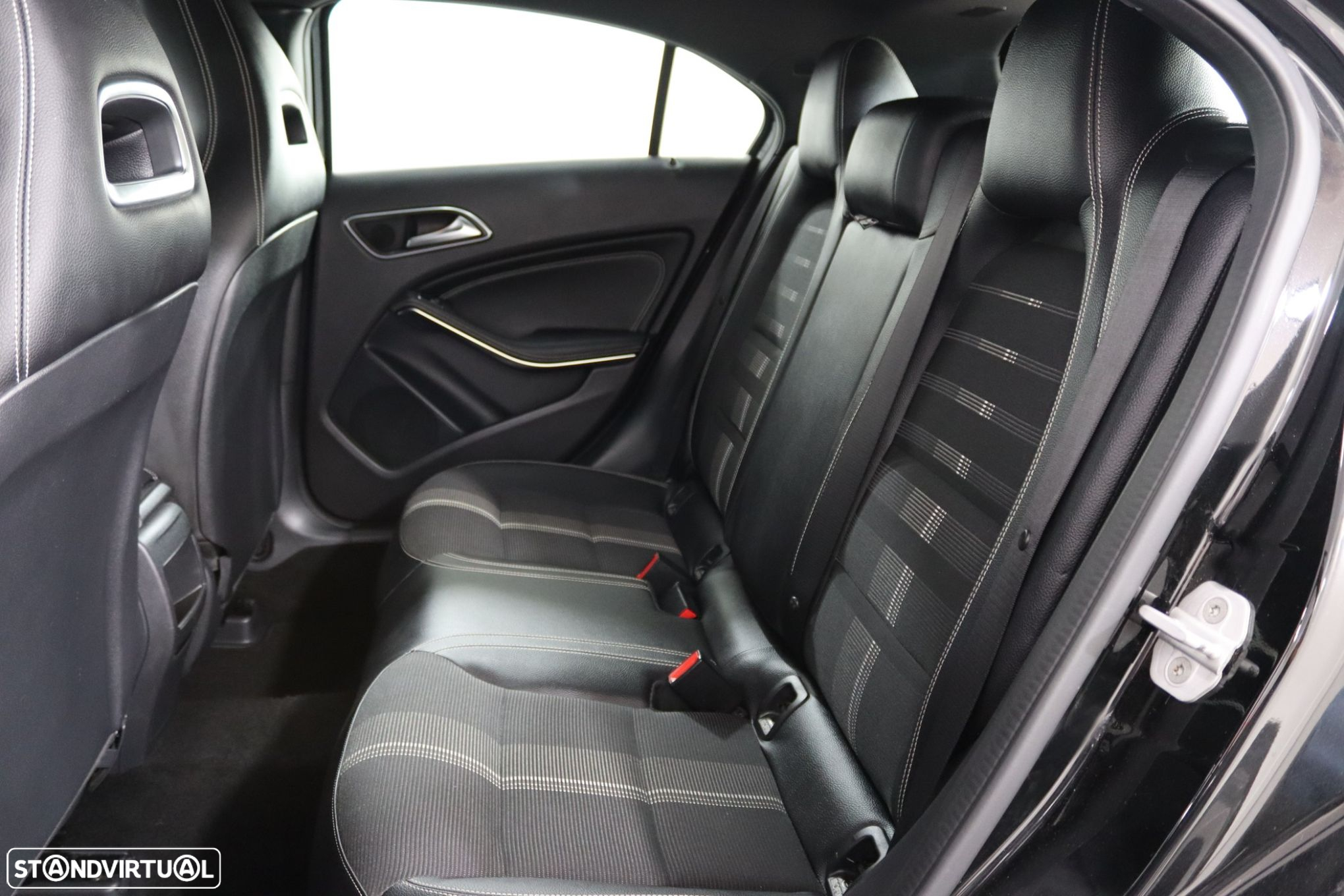 Mercedes-Benz A 180 CDI (BlueEFFICIENCY) Urban - 11