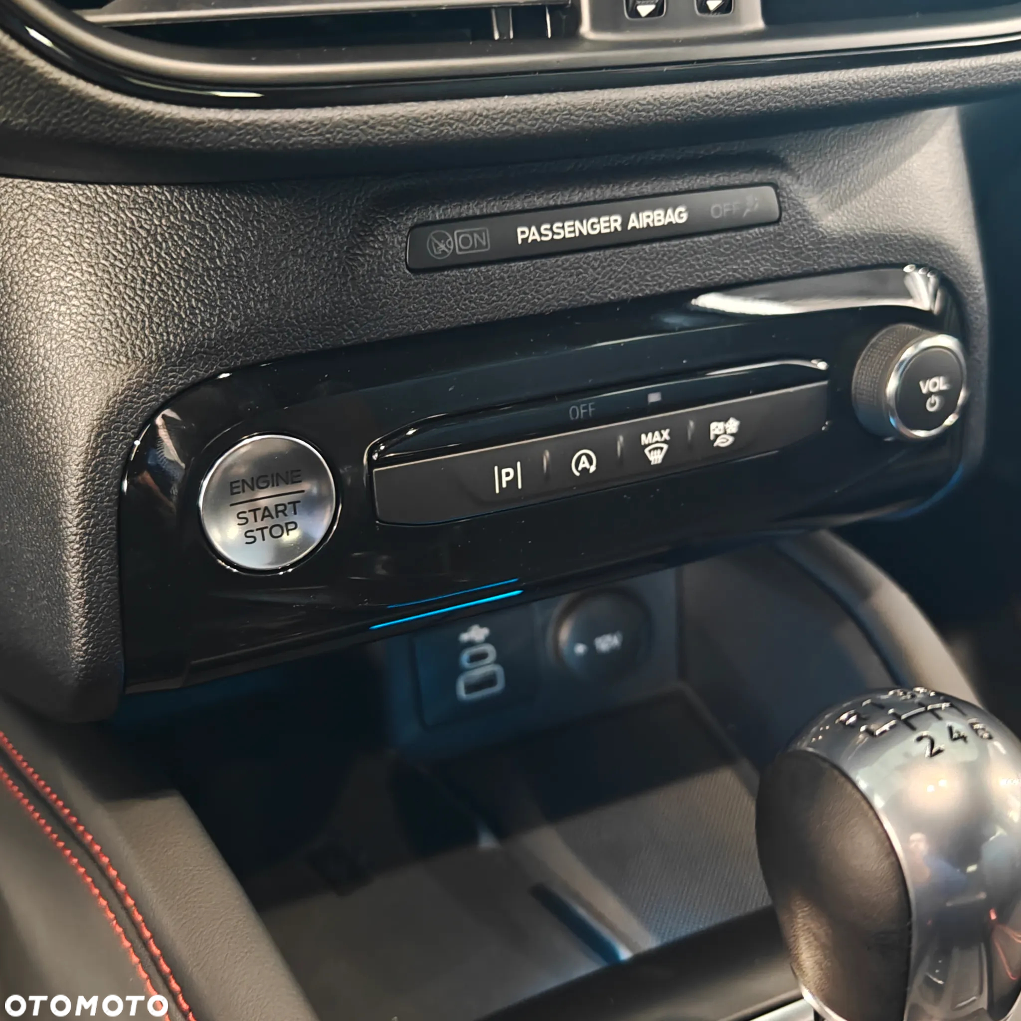 Ford Kuga 1.5 EcoBoost FWD ST-Line - 14