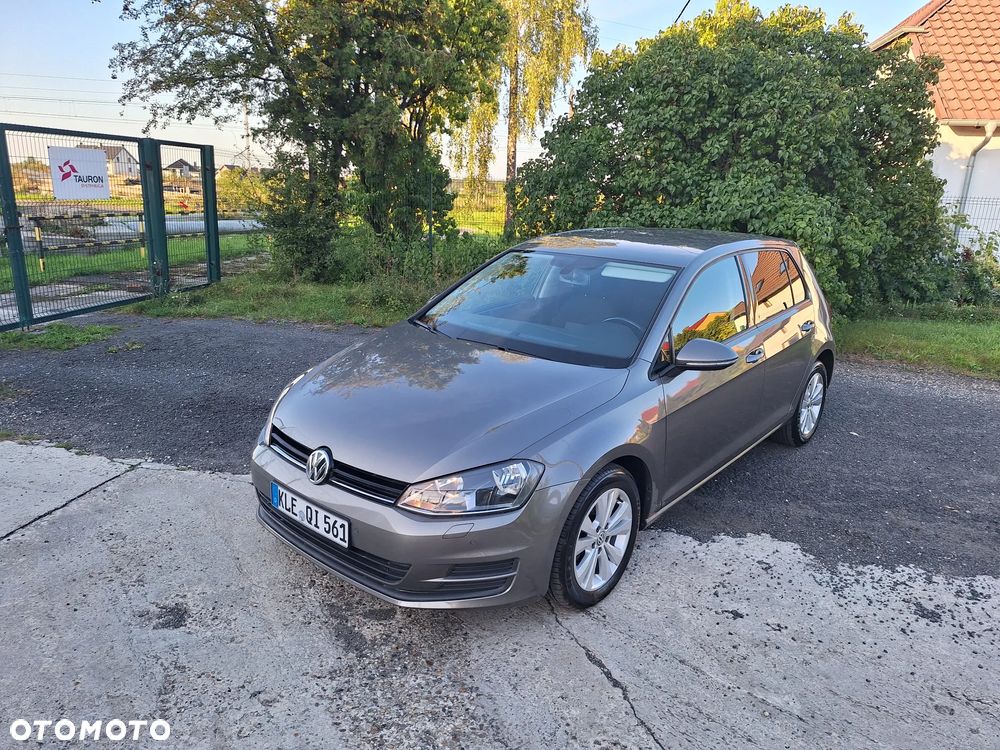 Volkswagen Golf - 1