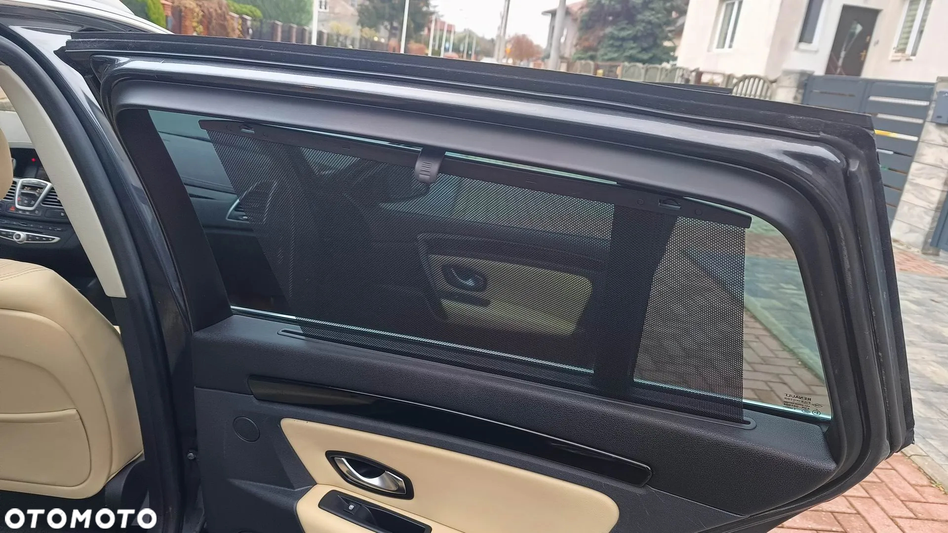 Renault Laguna 2.0 dCi FAP Initiale - 36