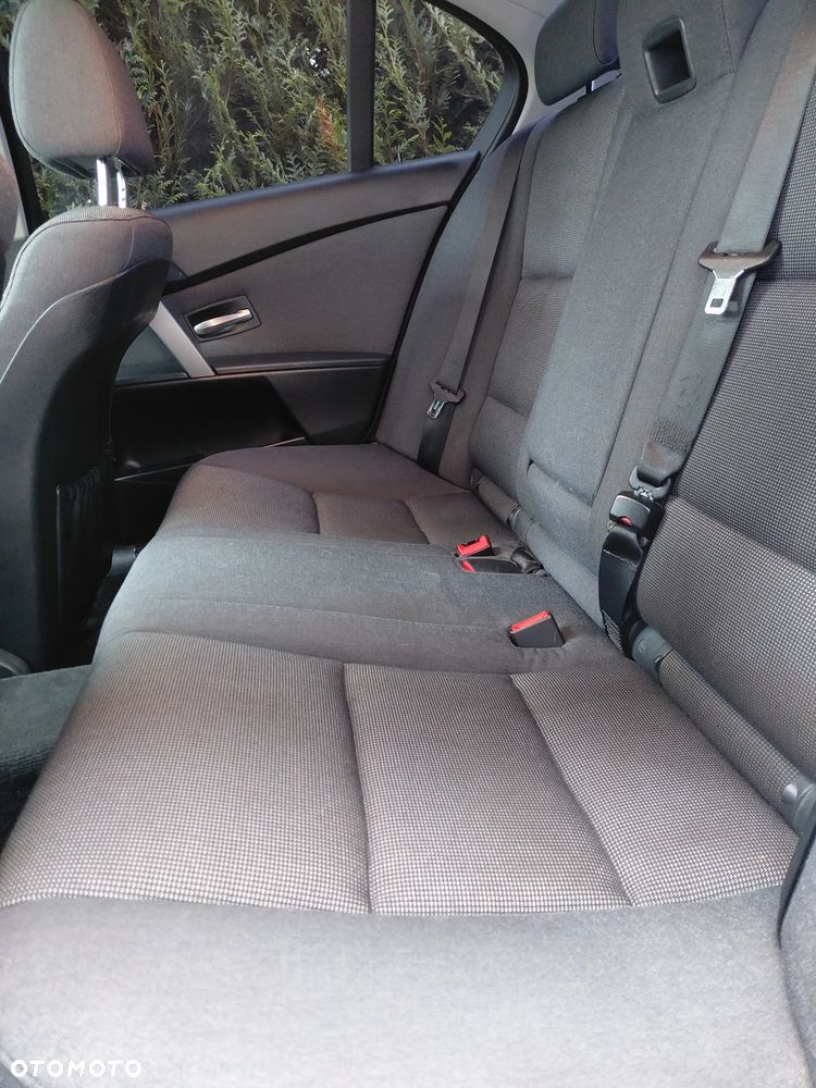 BMW Seria 5 520i - 24