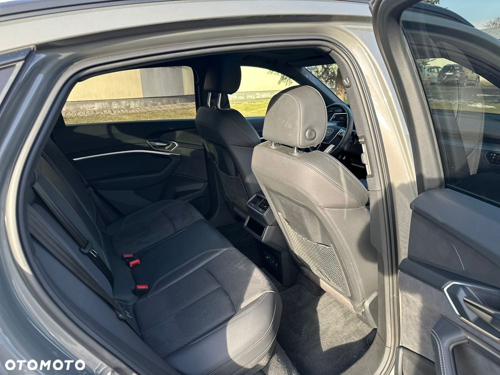 Audi Q8 Sportback e-tron - 19