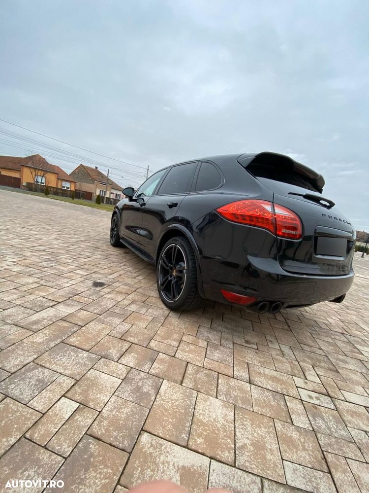 Porsche Cayenne - 10