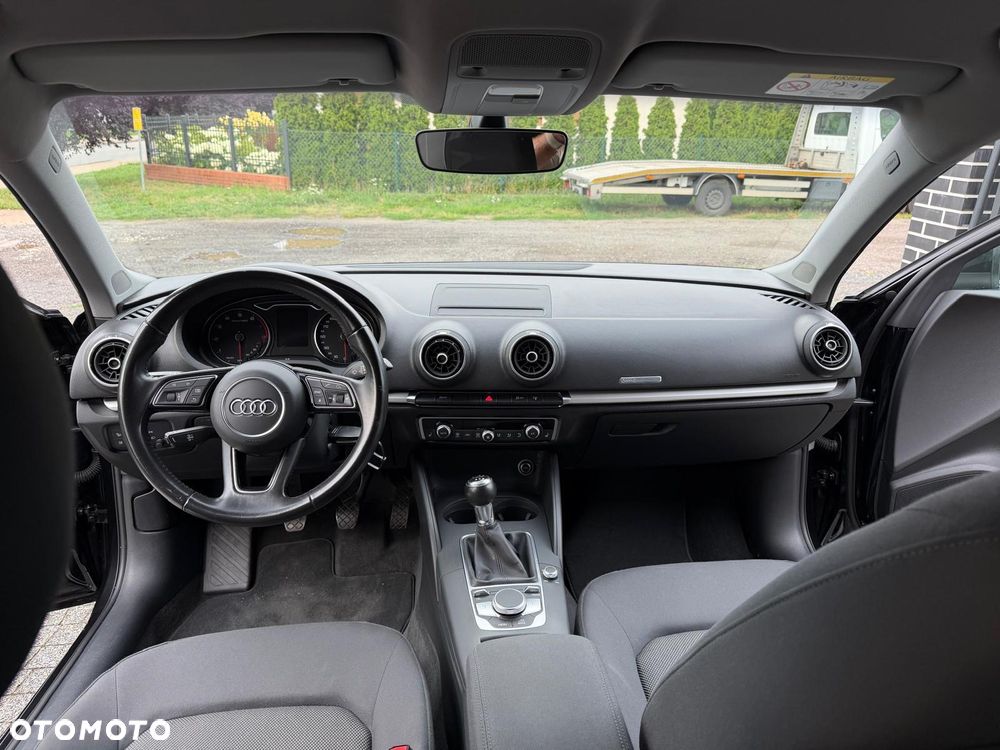 Audi A3 Sportback 1.2 TFSI Ambiente - 12
