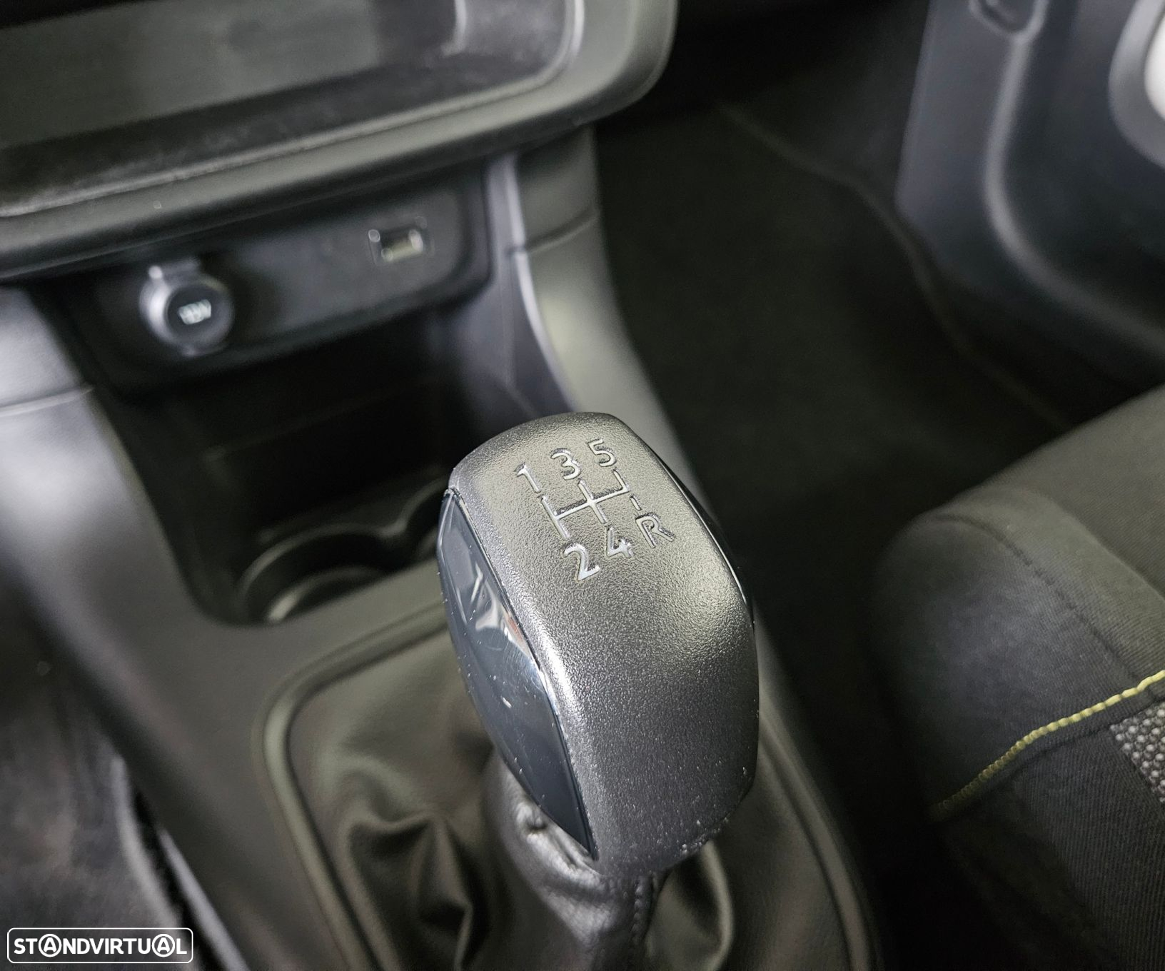 Citroën C3 1.2 PureTech Shine - 29