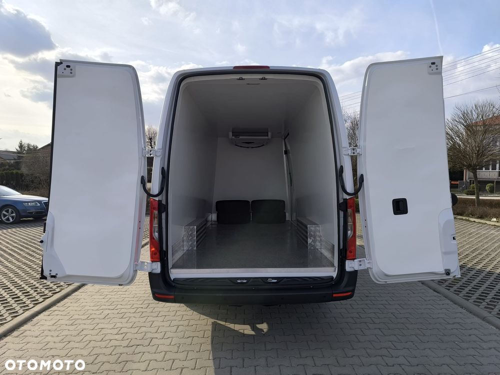 Mercedes-Benz Sprinter 315, Automat, Mroźnia, Chłodnia + Funkcja Grzania, Długi (4.25m) - 10