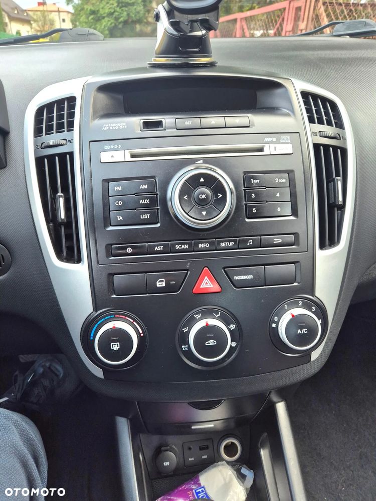 Kia Ceed 1.4 Comfort + - 26