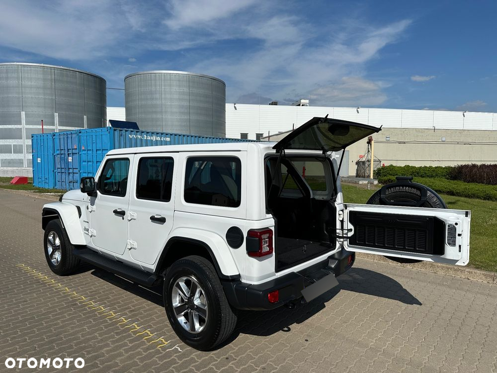 Jeep Wrangler Unlimited GME 2.0 Turbo Sahara - 24