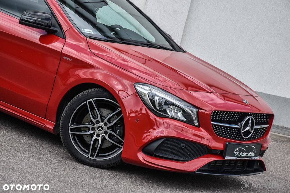 Mercedes-Benz CLA 220 4-Matic AMG Line - 13