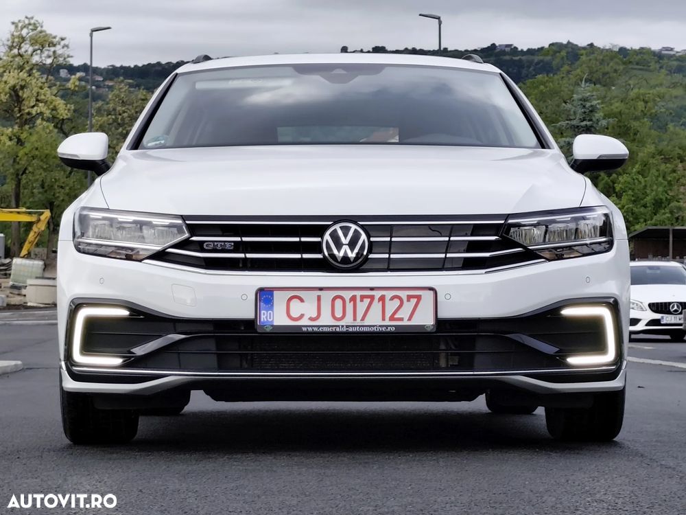 Volkswagen Passat - 10