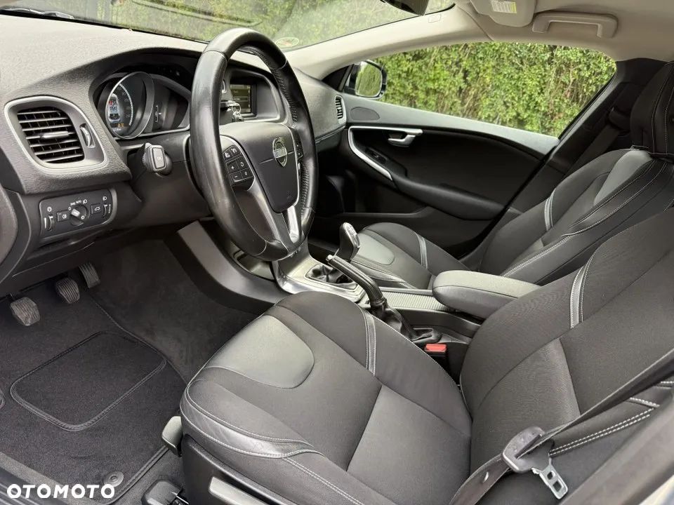 Volvo V40 T3 Momentum - 18