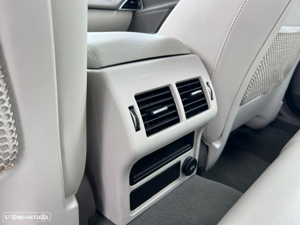 Jaguar XE 2.0 D Prestige AWD Aut. - 40