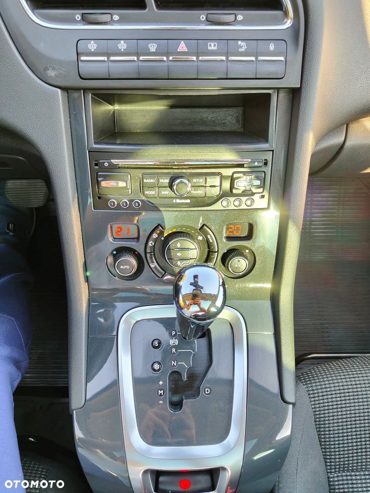 Peugeot 5008 - 12