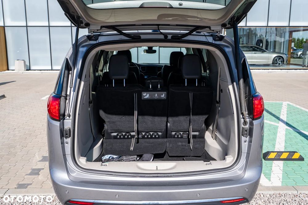 Chrysler Pacifica - 11