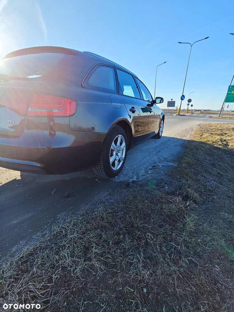 Audi A4 Avant 2.0 TDI - 9