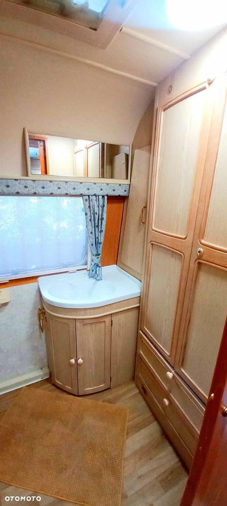 Elddis Typhoon - 13