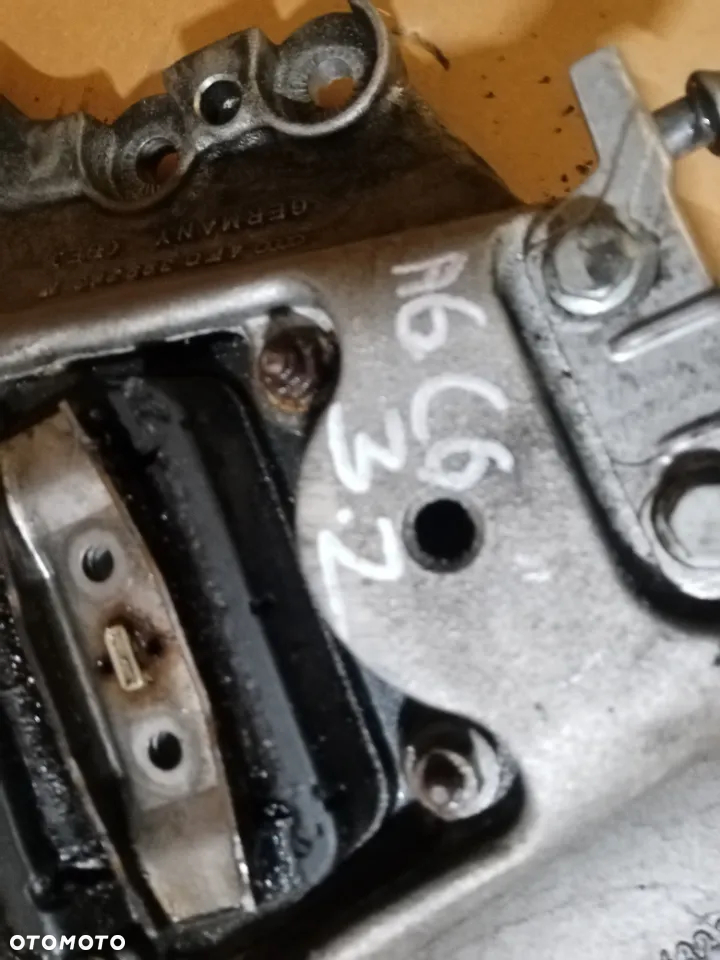 Łapa poduszka skrzyni biegów Audi A6 C6 3.2 FSI 4F0399263M - 8
