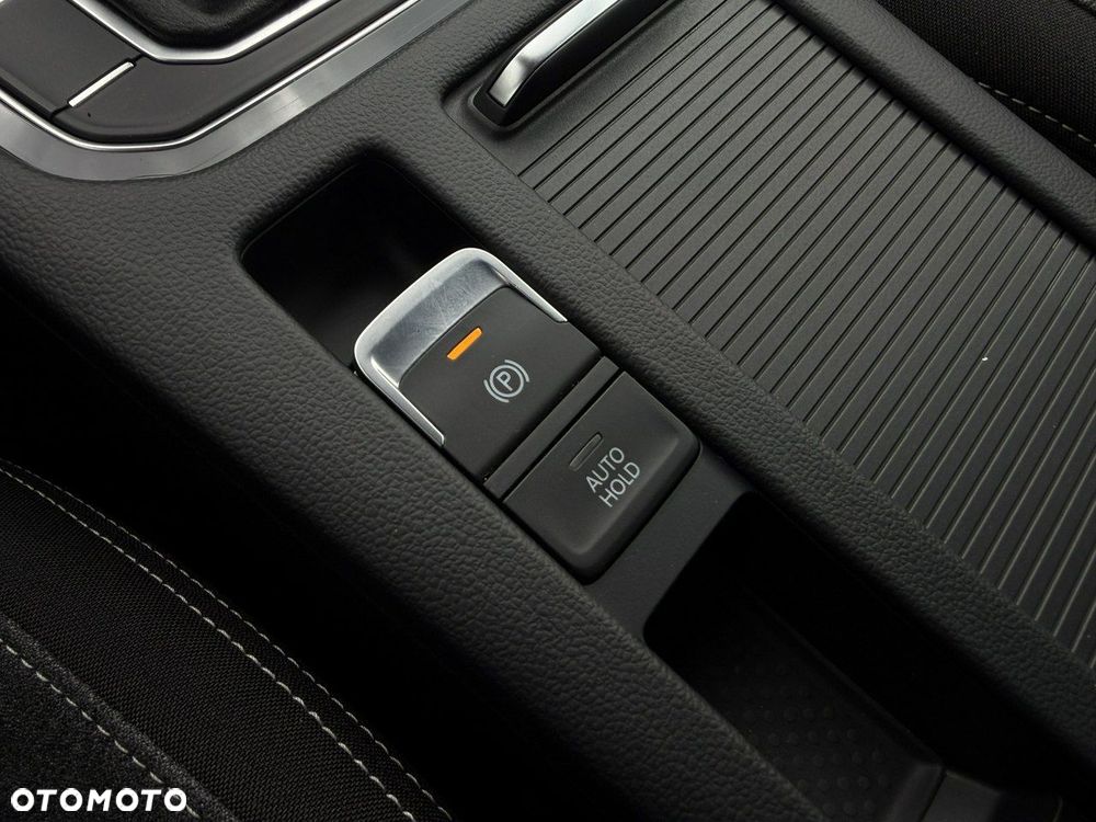 Volkswagen Passat - 30