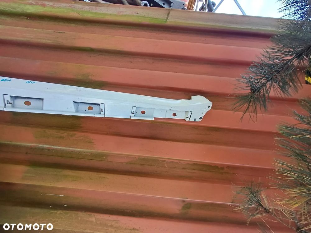 Próg Listwa progowa prawa Toyota Avensis t27 t29 kombi - 5