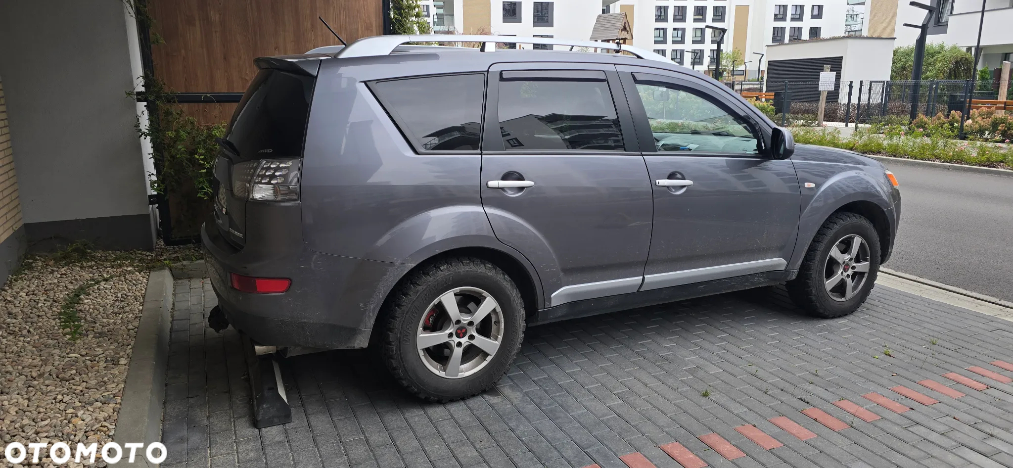Mitsubishi Outlander 2.2 DID Instyle - 3