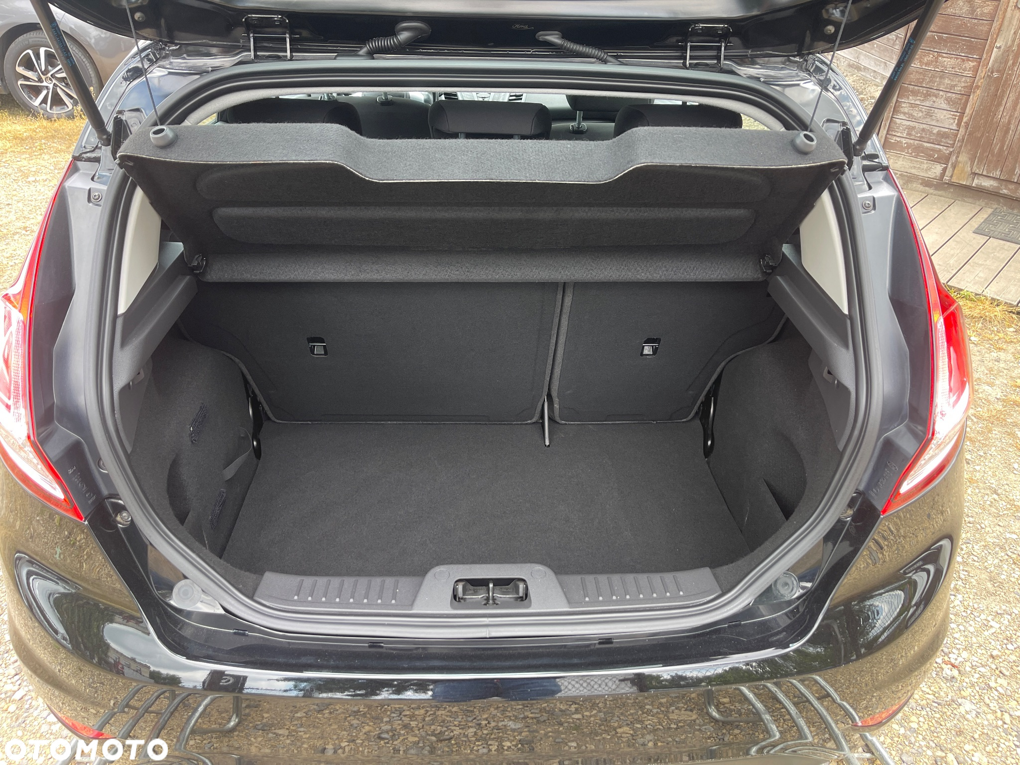 Ford Fiesta 1.0 EcoBoost Gold X - 24