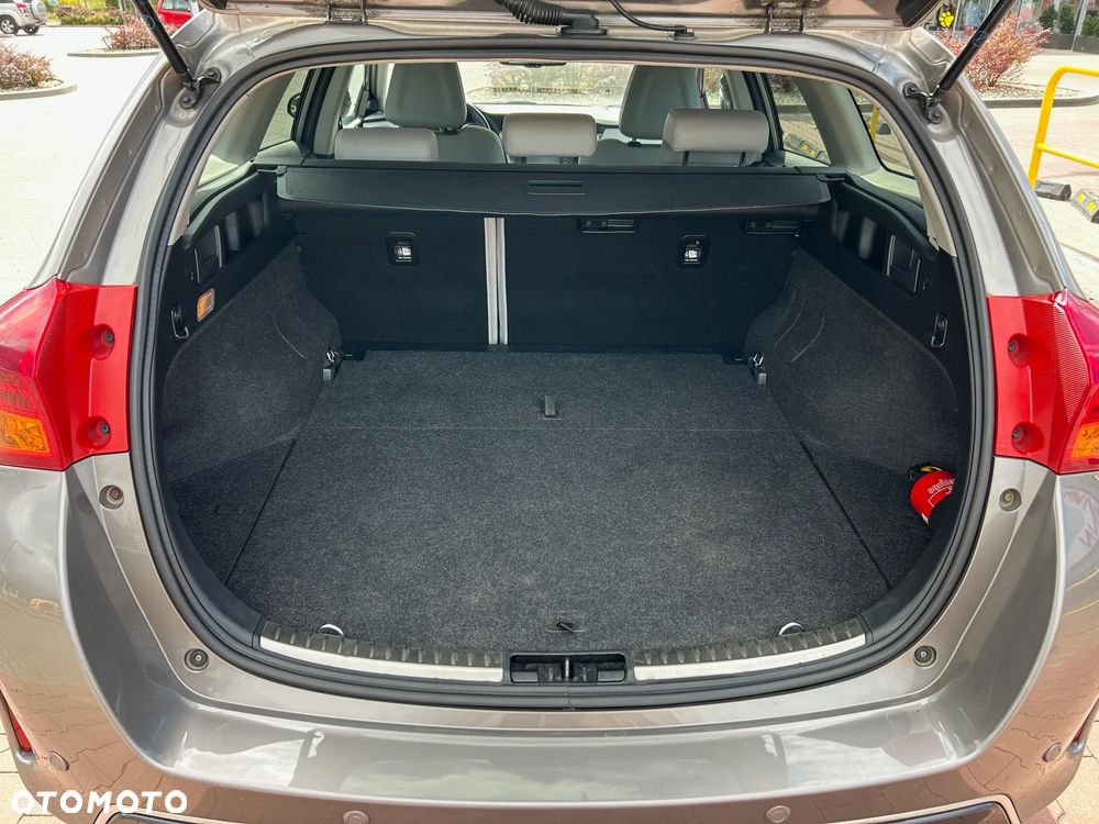 Toyota Auris 1.8 HSD Luna - 7