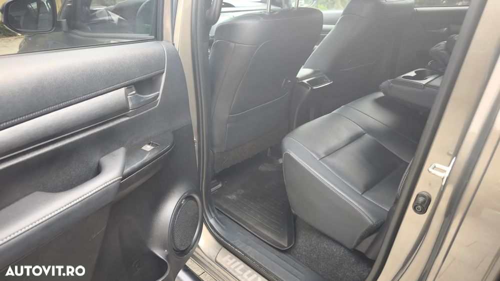 Toyota Hilux 4x4 Double Cab Autm. Invincible - 8